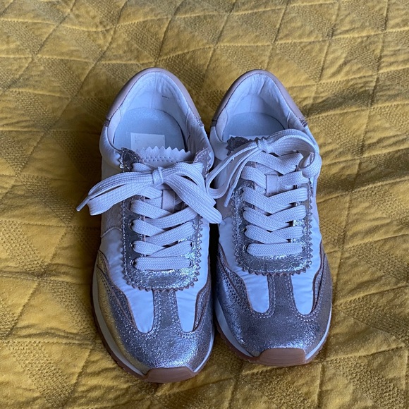 Dolce Vita Silver and White Sneakers Size 7 Like New Never Worn - Picture 3 of 8